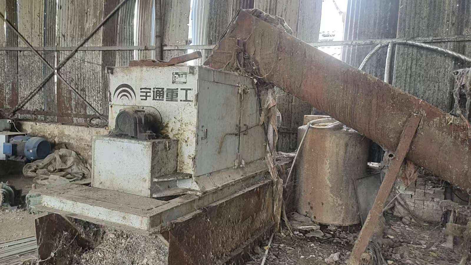 有三套宇通生產的餐廚分檢粉碎機出售